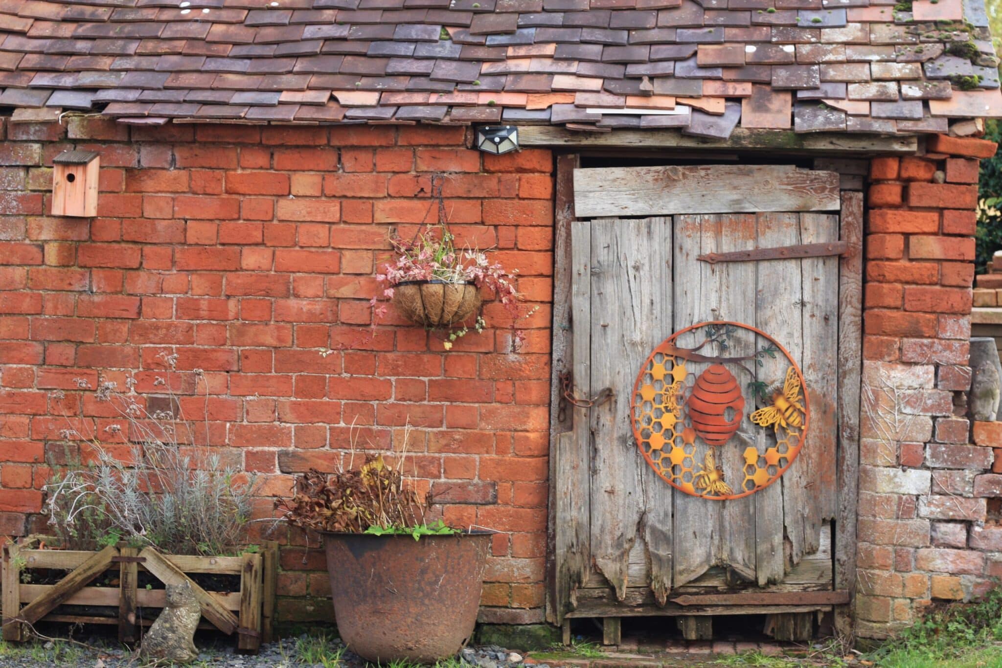 Bee & Hive - Metal Wall Art - 60cm