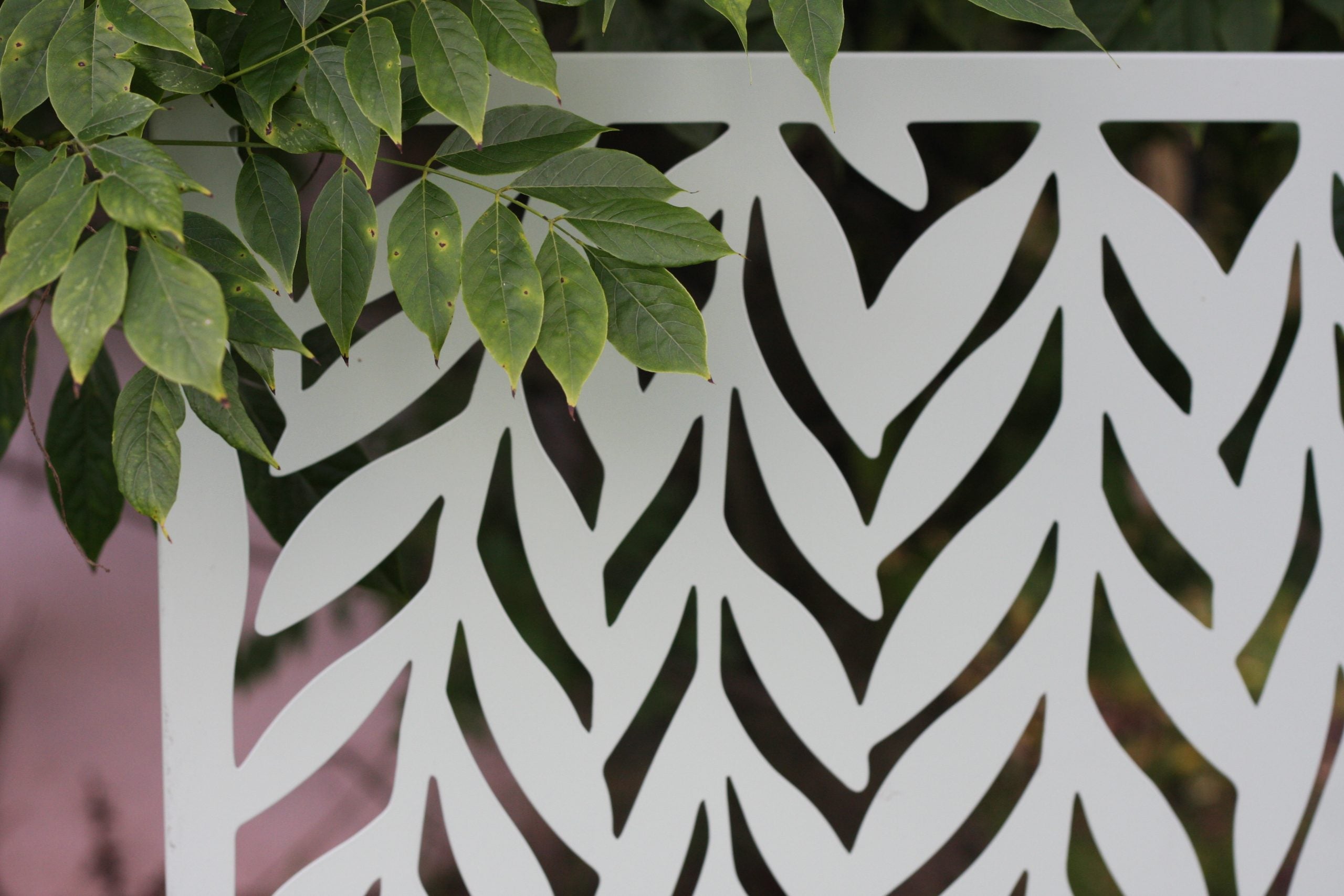 Willow Steel Garden Panel Privacy Screen in Sage Green | 60x120cm