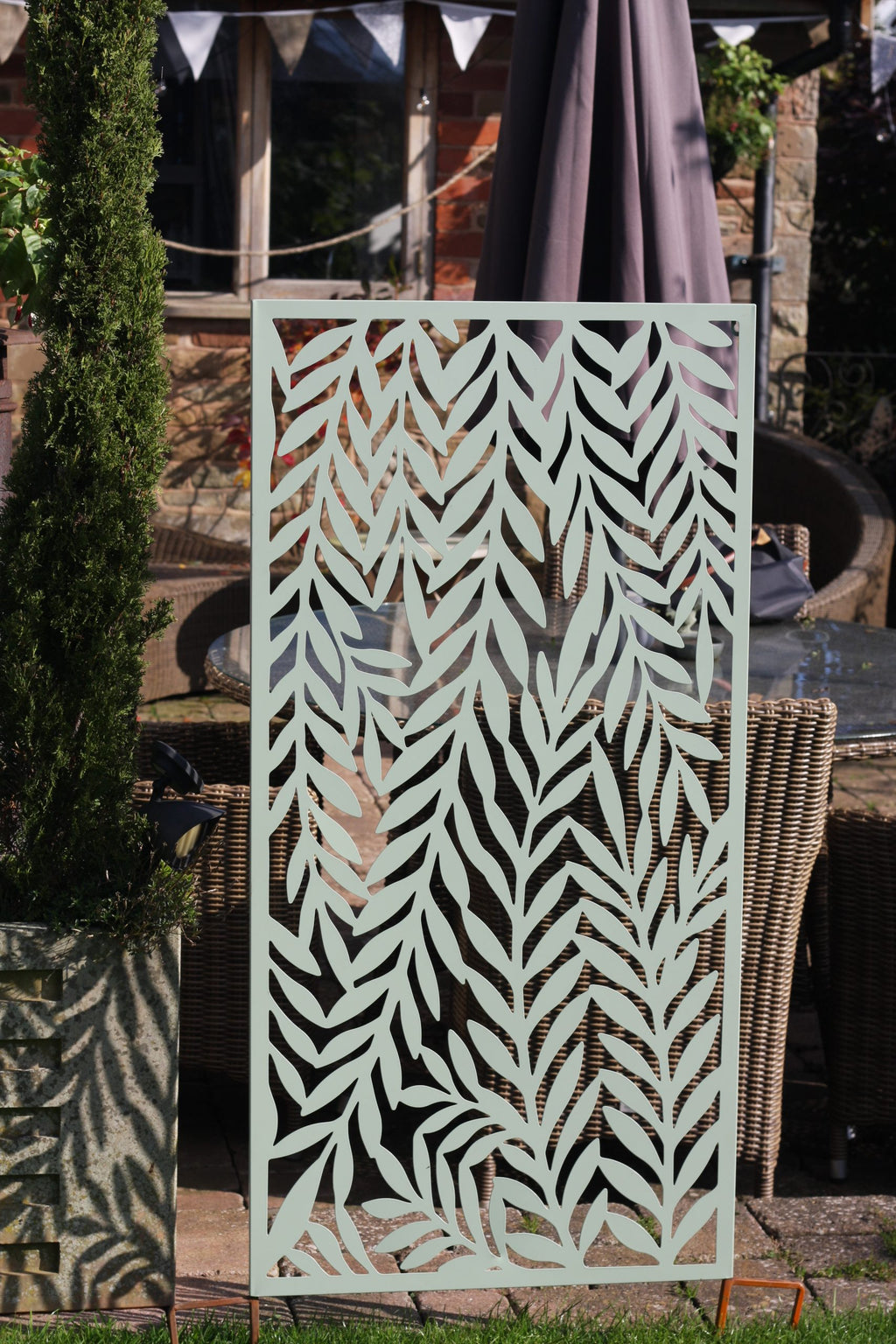 Willow Steel Garden Panel Privacy Screen in Sage Green | 60x120cm