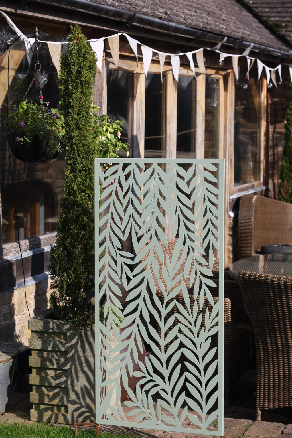 Willow Steel Garden Panel Privacy Screen in Sage Green | 60x120cm