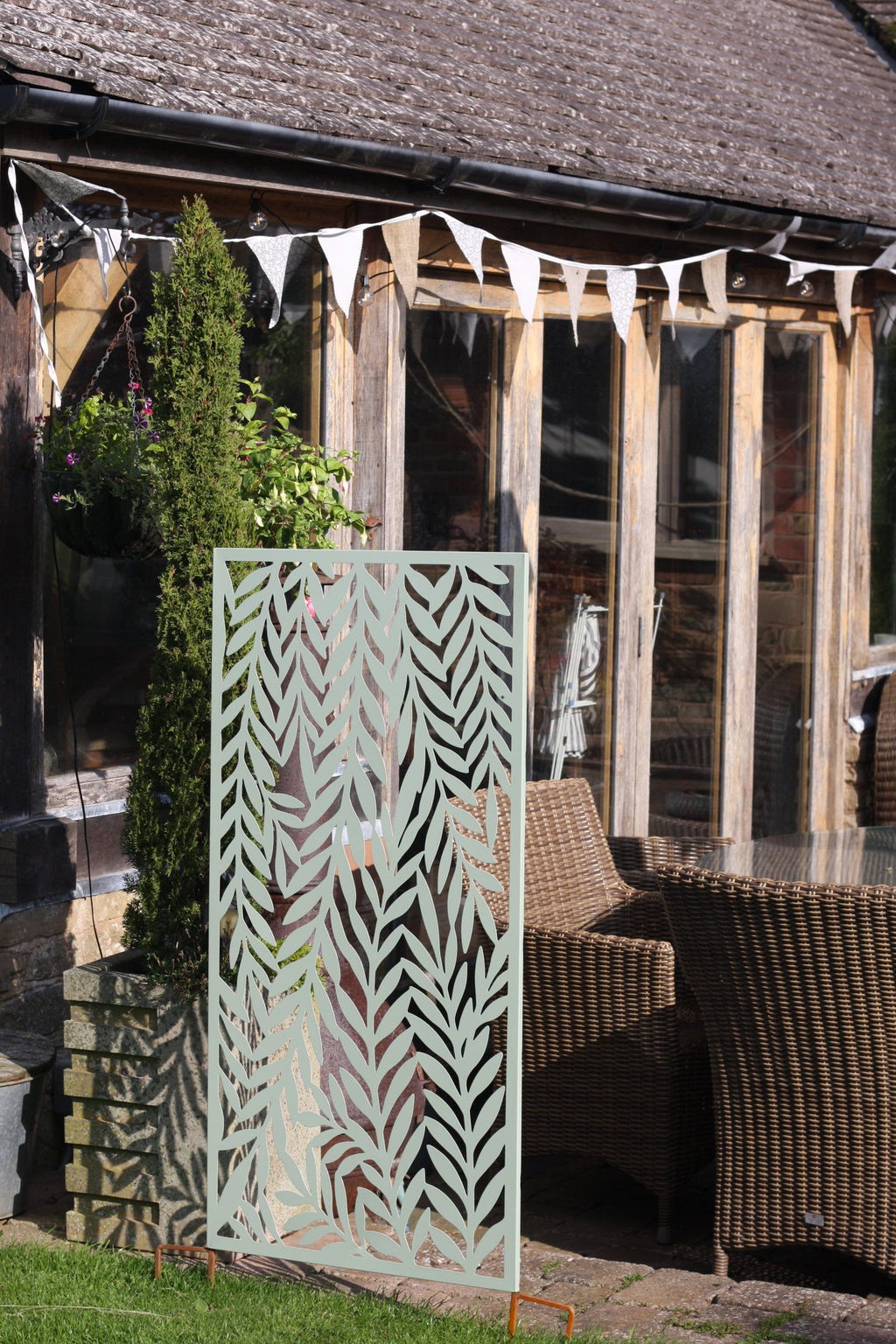 Willow Steel Garden Panel Privacy Screen in Sage Green | 60x120cm