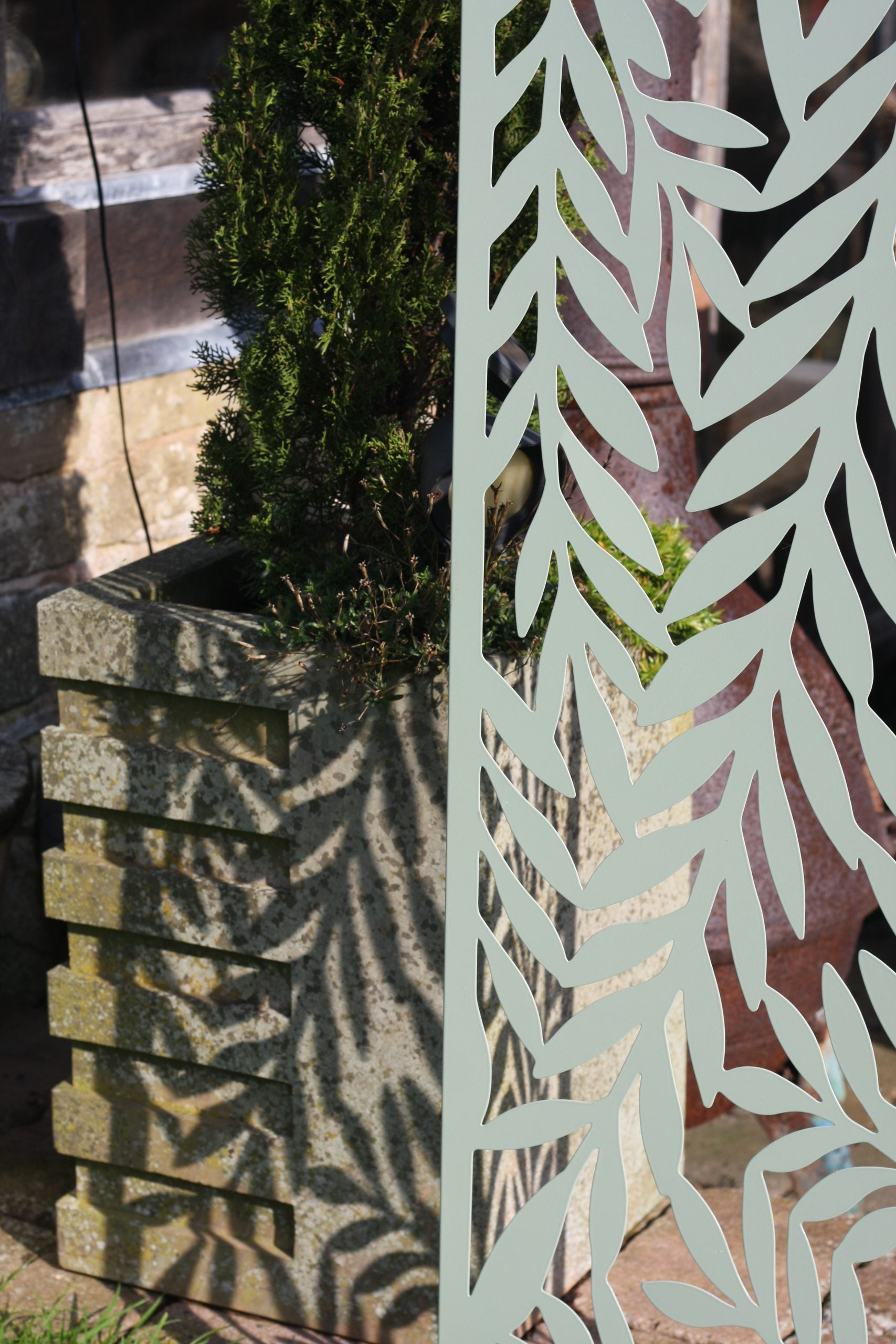 Willow Steel Garden Panel Privacy Screen in Sage Green | 60x120cm
