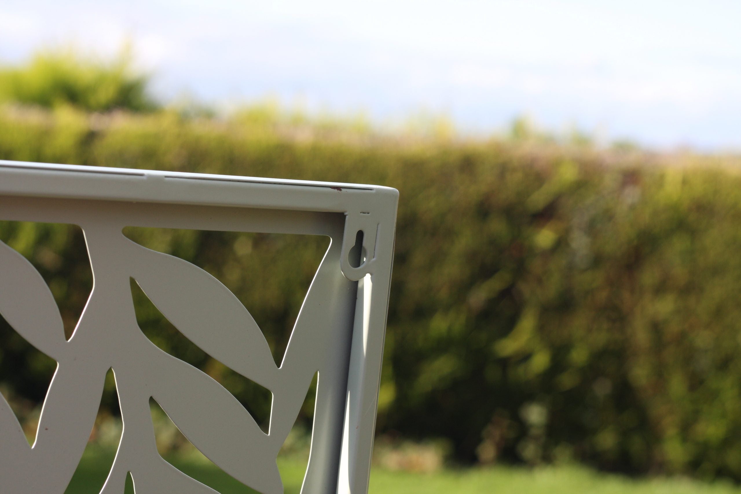 Willow Steel Garden Panel Privacy Screen in Sage Green | 60x120cm