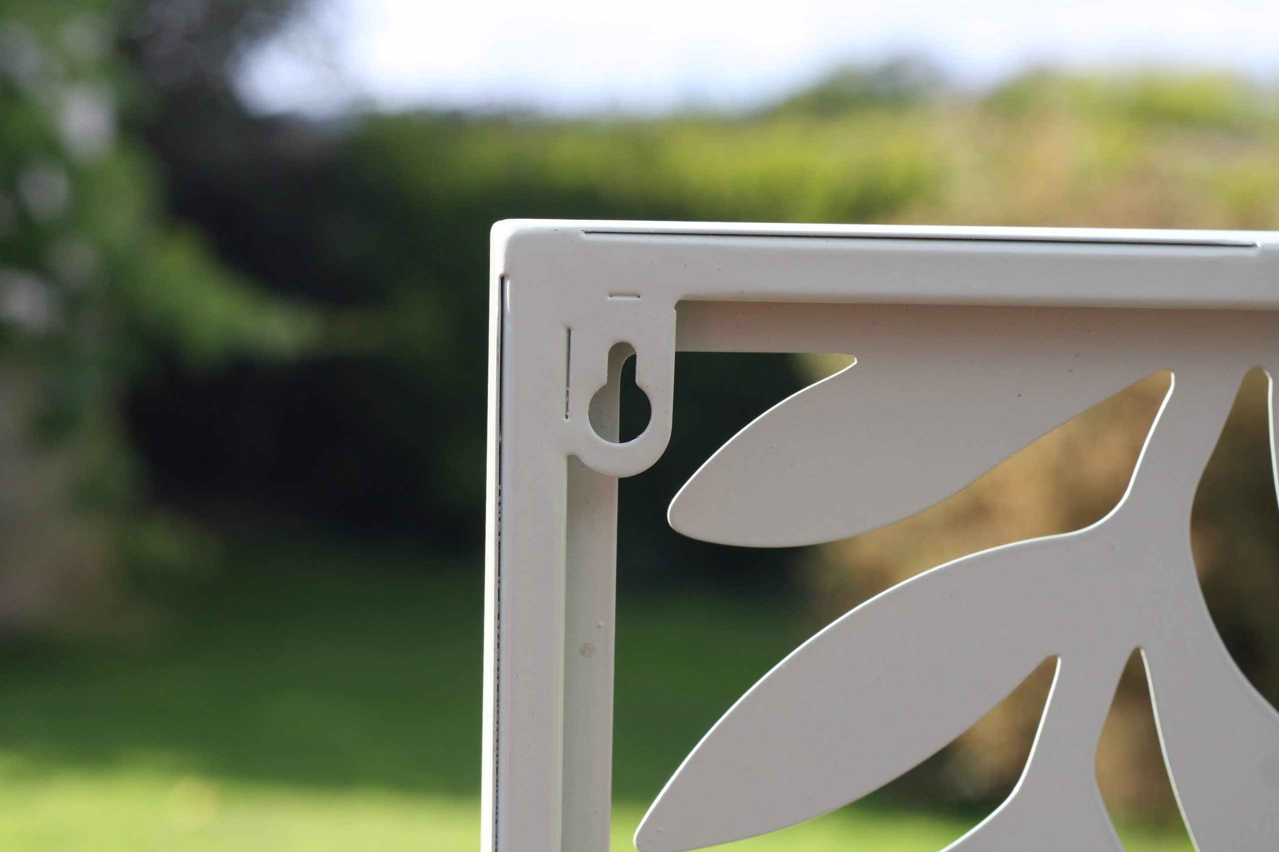 Willow Steel Garden Panel Privacy Screen in Sage Green | 60x120cm